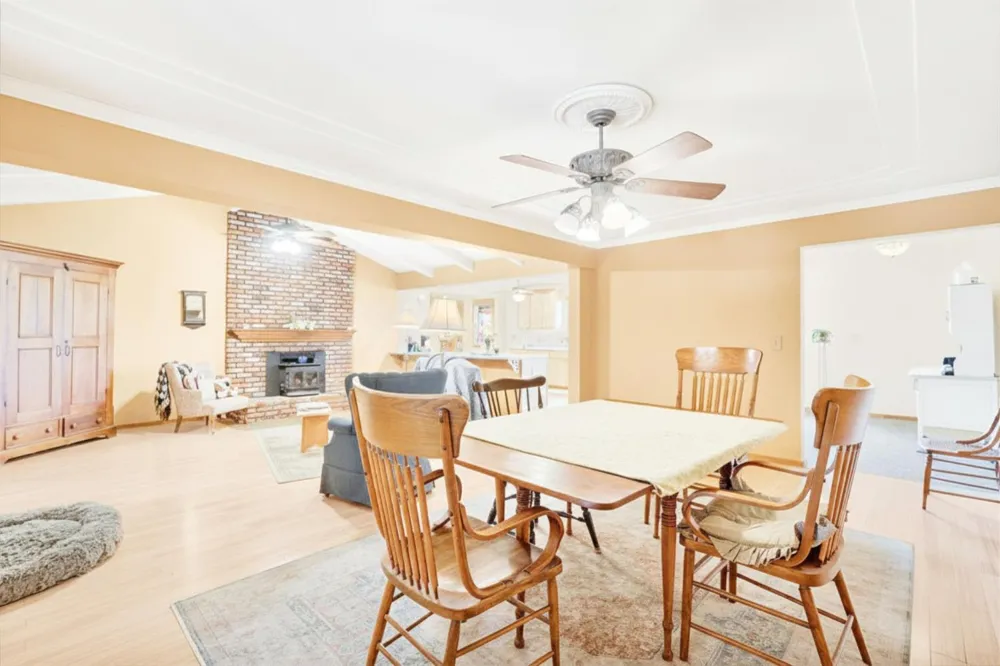 2153 Michelle Sanger, CA 93657