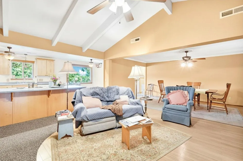 2153 Michelle Sanger, CA 93657