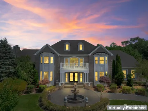 5 Blue Diamond Hill Court