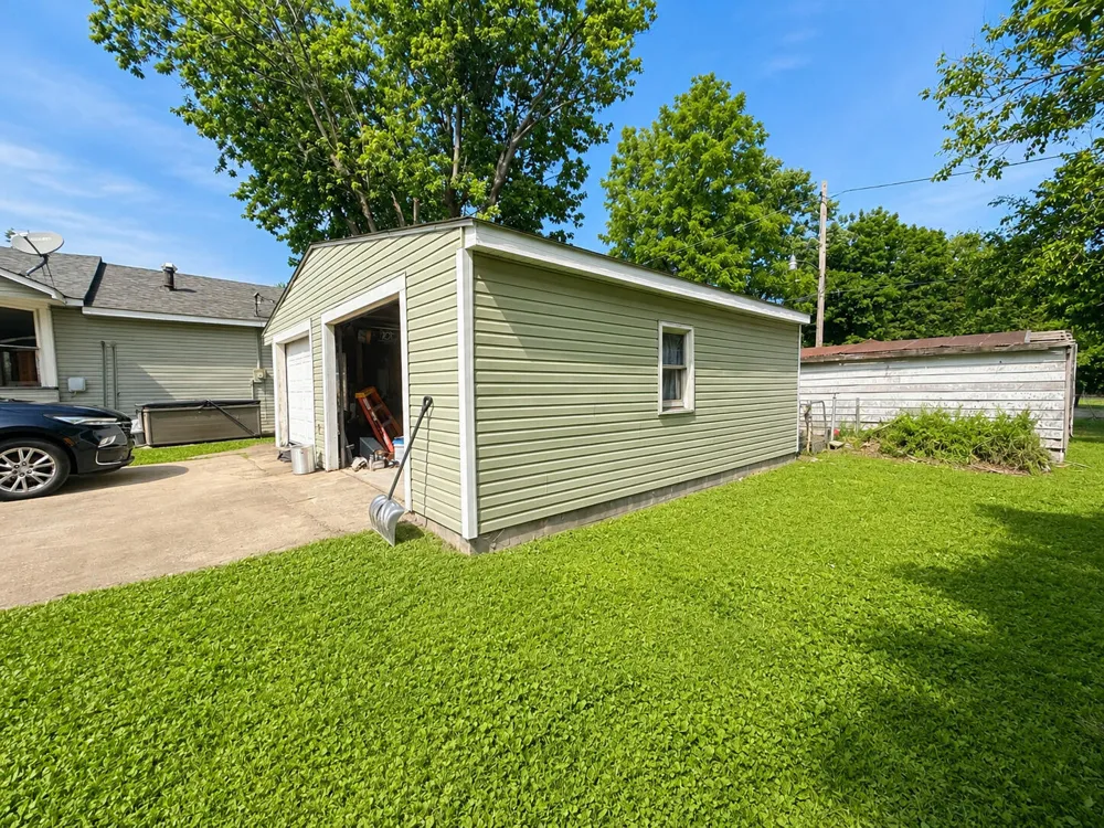4803 Ohio Street Clayton, IN 46118