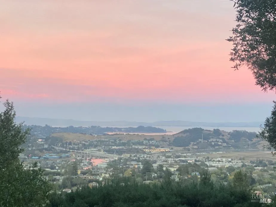 10 Fire Road Larkspur, CA 94939