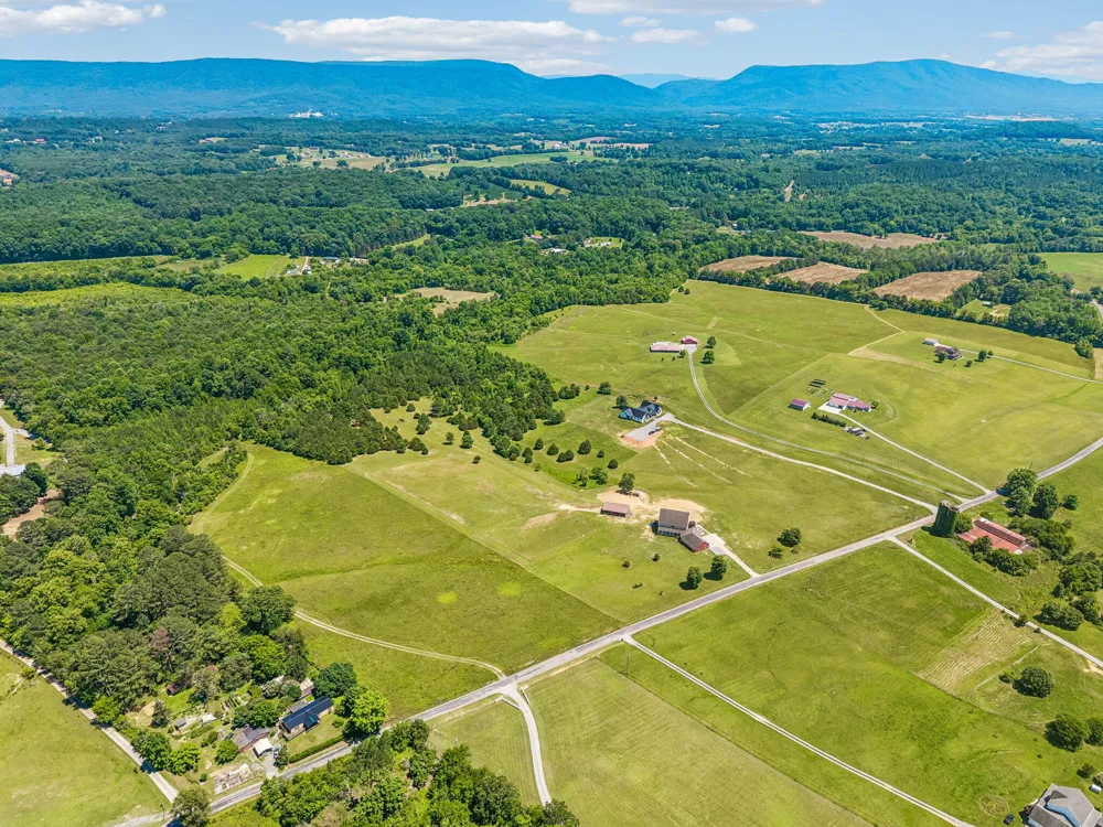 341 County Road 782 Etowah, TN 37331