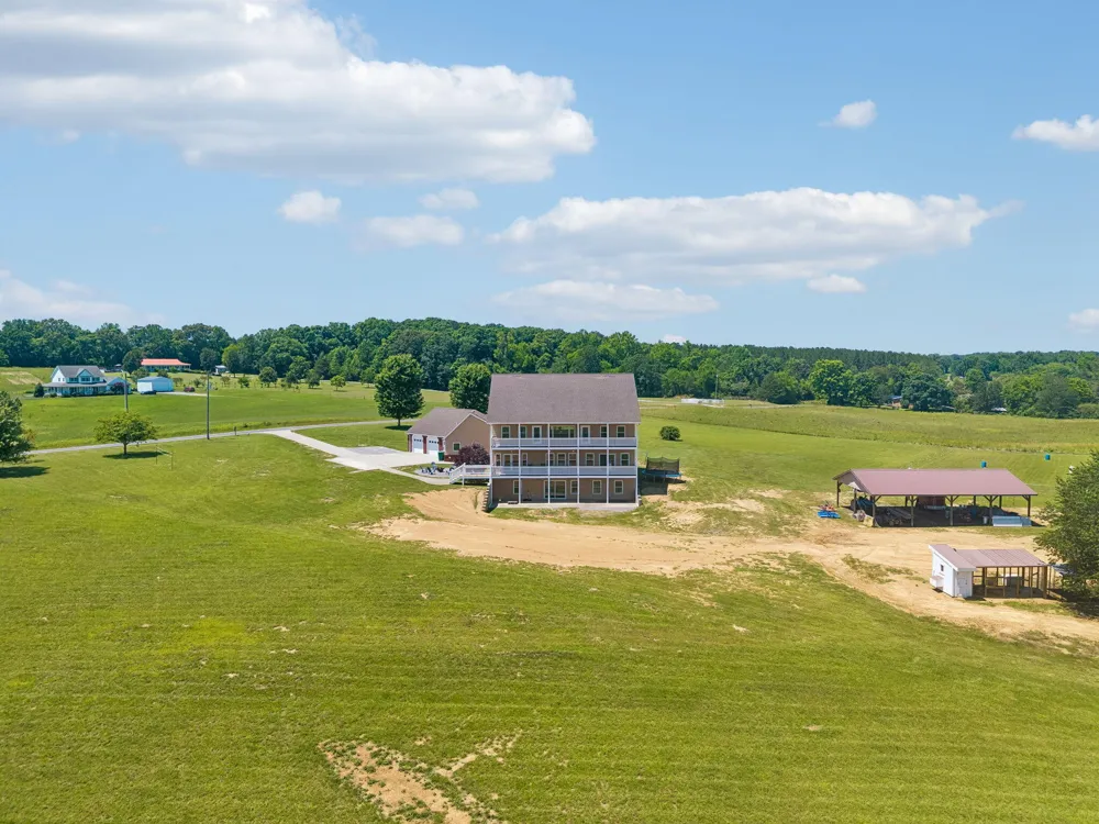 341 County Road 782 Etowah, TN 37331