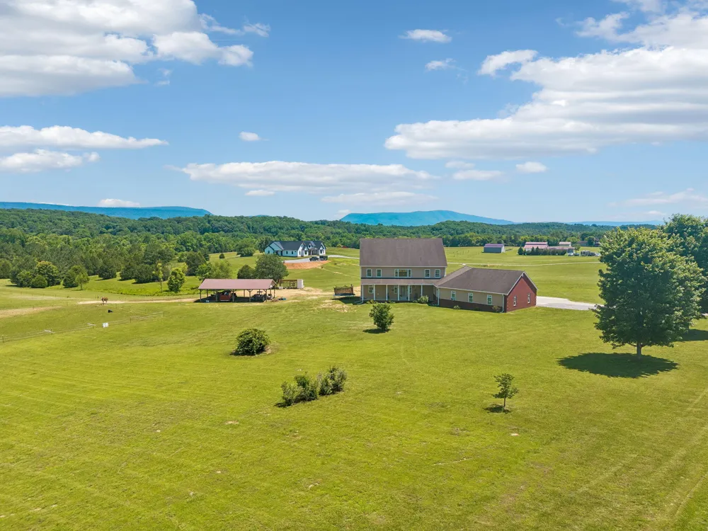 341 County Road 782 Etowah, TN 37331