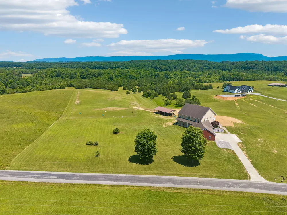 341 County Road 782 Etowah, TN 37331