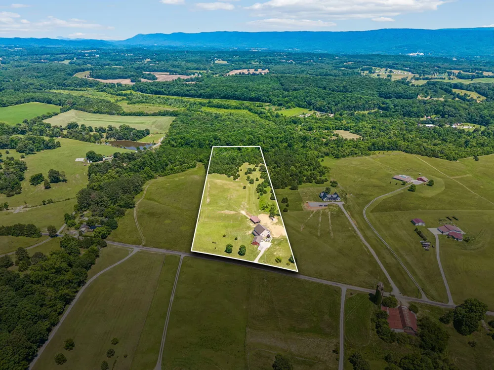 341 County Road 782 Etowah, TN 37331