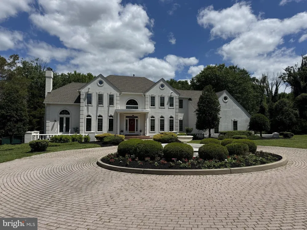 228 MUNN LANE Cherry Hill, NJ 08034