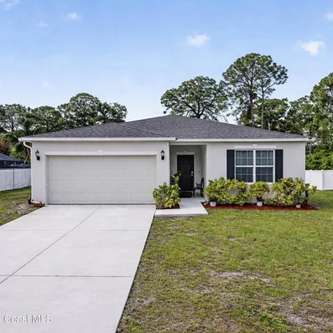 180 SE Dolphin St Street SE