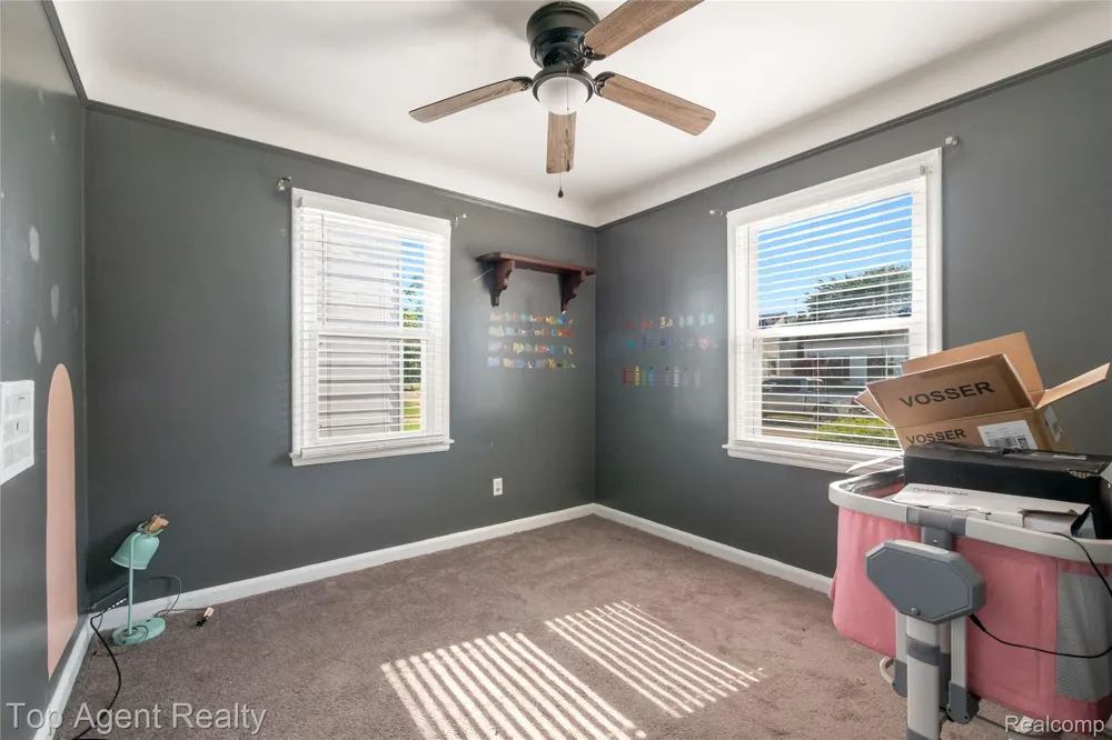 22085 Rausch Avenue Eastpointe City, MI 48021