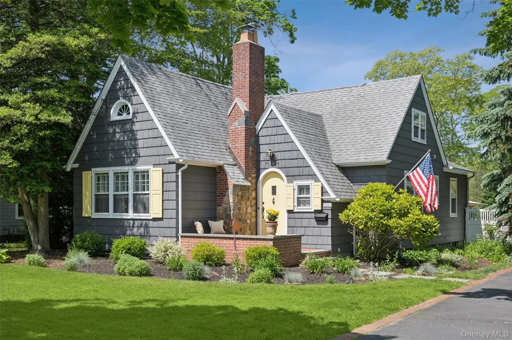 16 Union Avenue Center Moriches, NY 11934