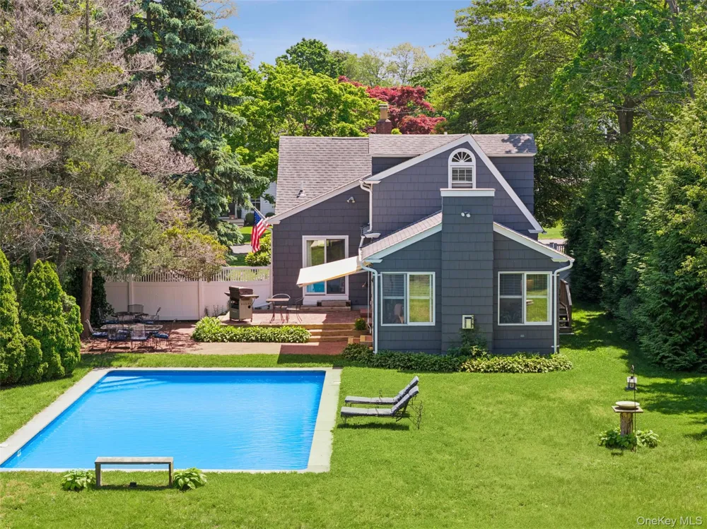 16 Union Avenue Center Moriches, NY 11934