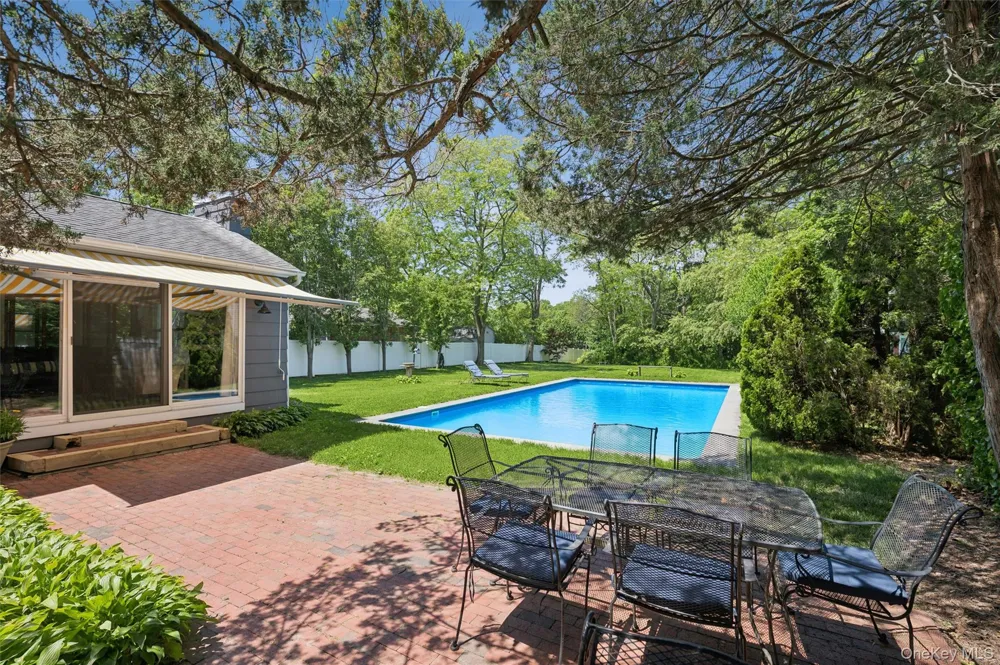 16 Union Avenue Center Moriches, NY 11934