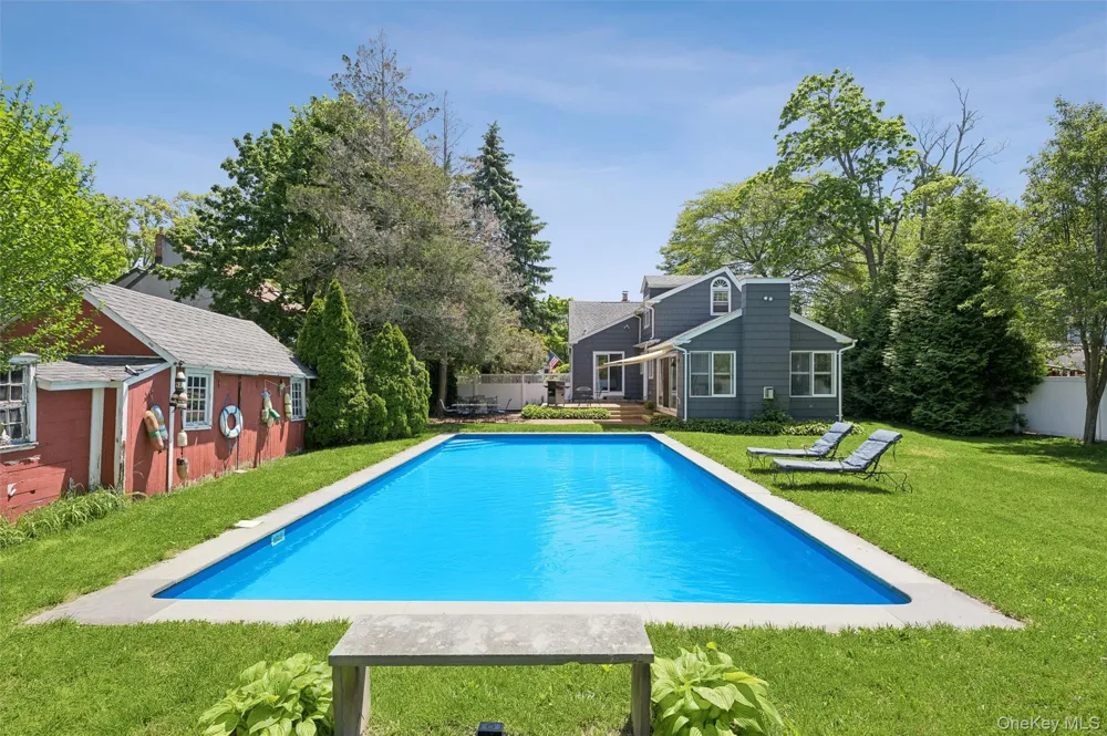 16 Union Avenue Center Moriches, NY 11934