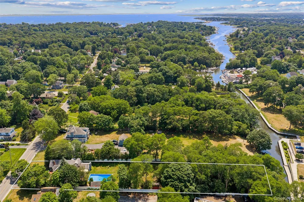 16 Union Avenue Center Moriches, NY 11934