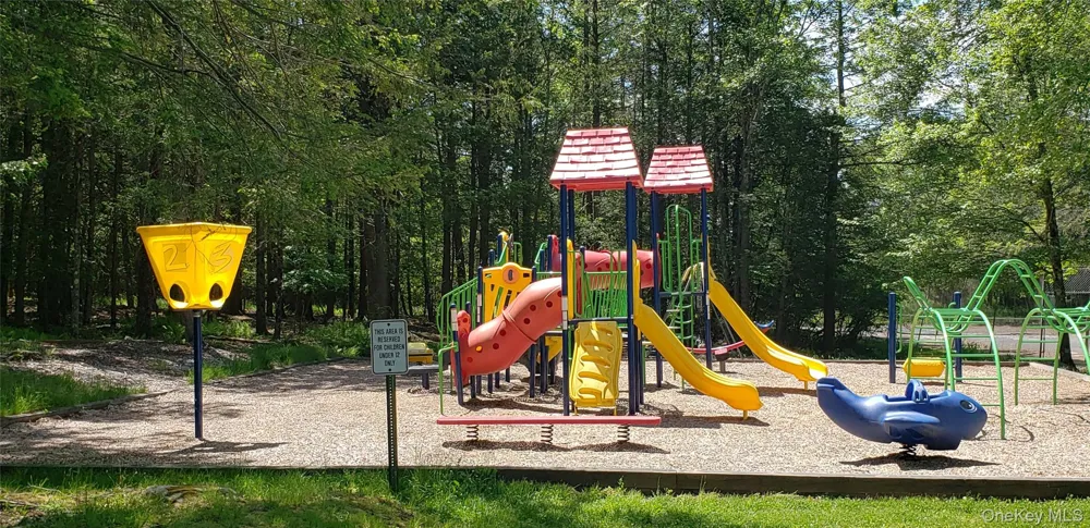 43 Elizabeth Way Kiamesha Lake, NY 12751