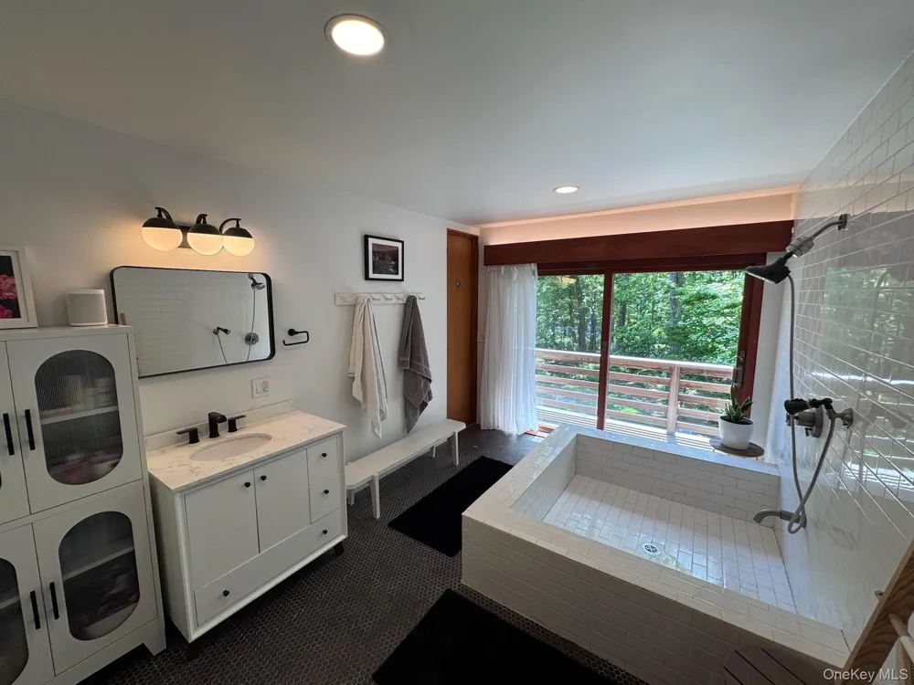 78 Shadom Lane East Hampton, NY 11937