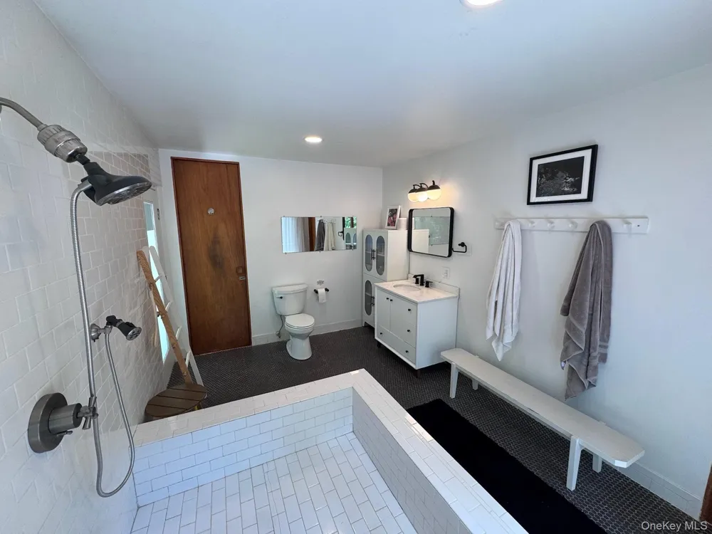 78 Shadom Lane East Hampton, NY 11937