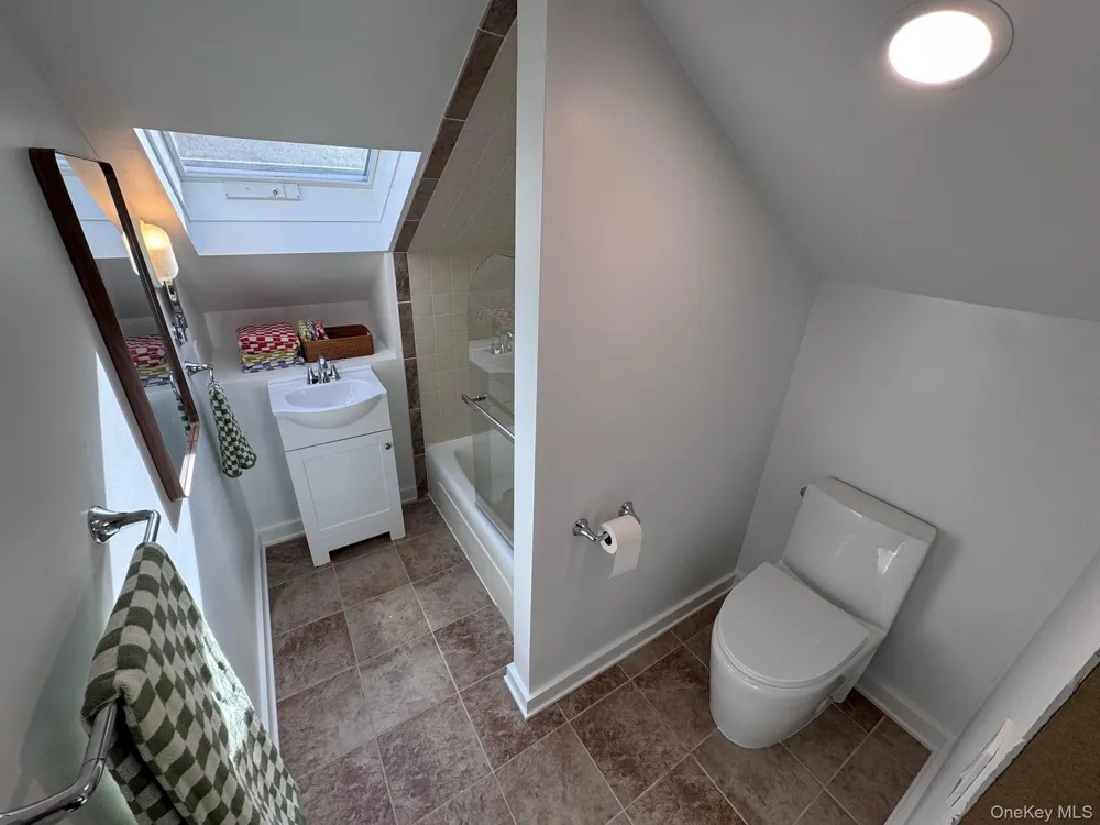 78 Shadom Lane East Hampton, NY 11937