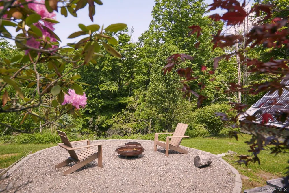 153 Near Road Red Hook, NY 12571