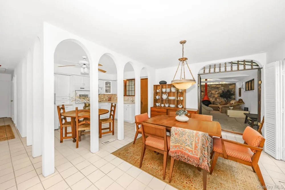 10 Rye Place Commack, NY 11725