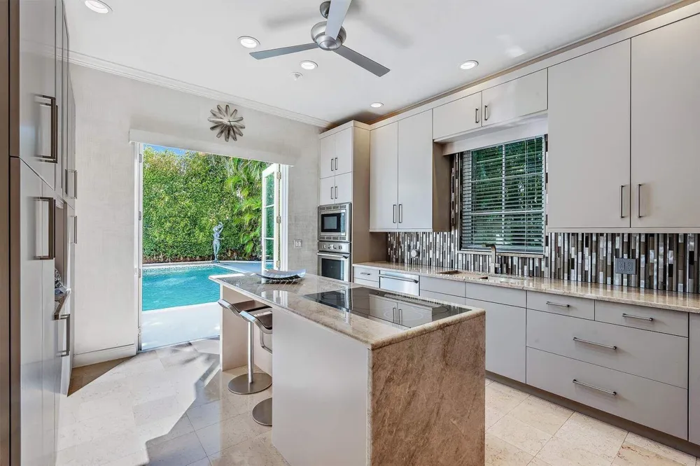 710 COUNTY ROAD Palm Beach, FL 33480