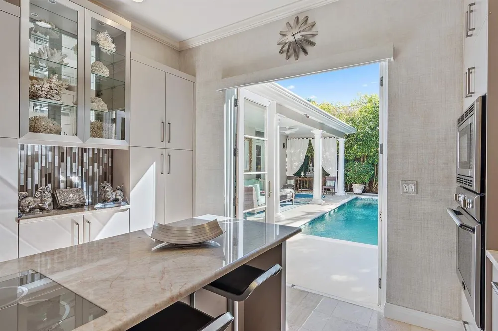 710 COUNTY ROAD Palm Beach, FL 33480