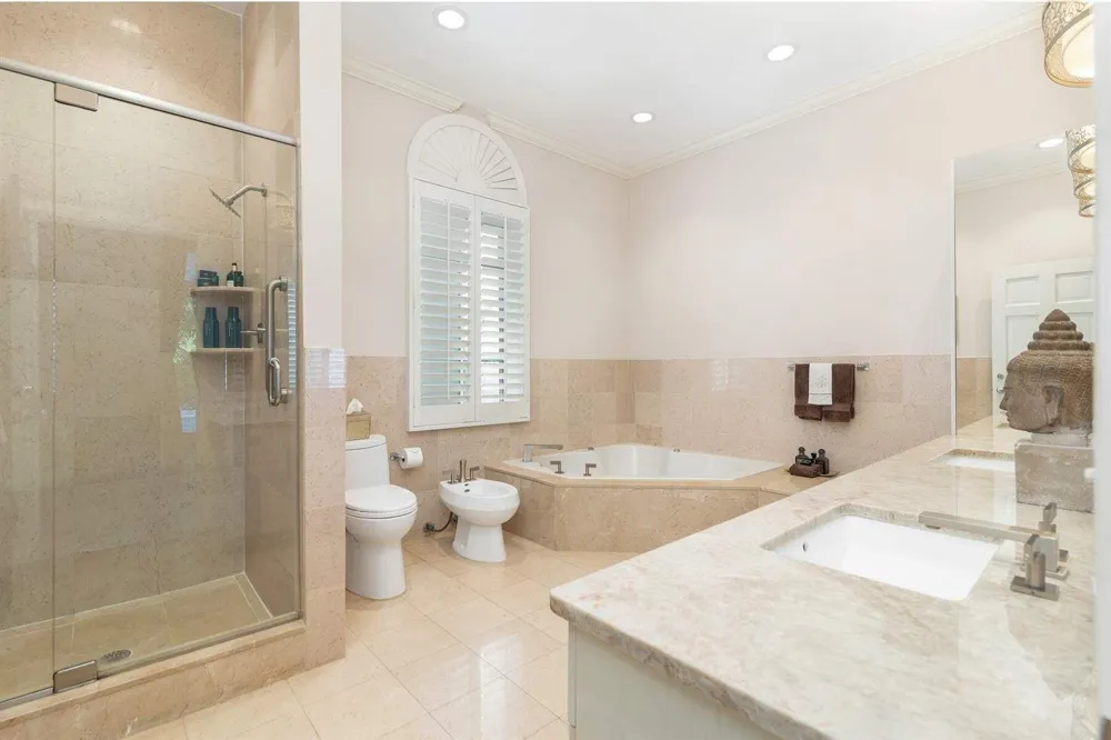 710 COUNTY ROAD Palm Beach, FL 33480