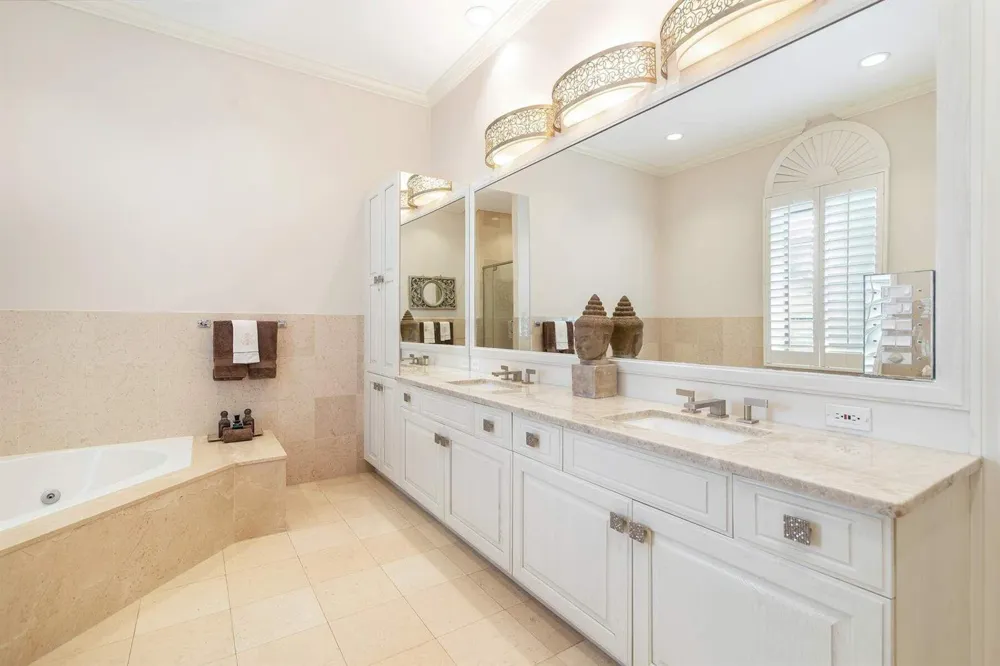 710 COUNTY ROAD Palm Beach, FL 33480