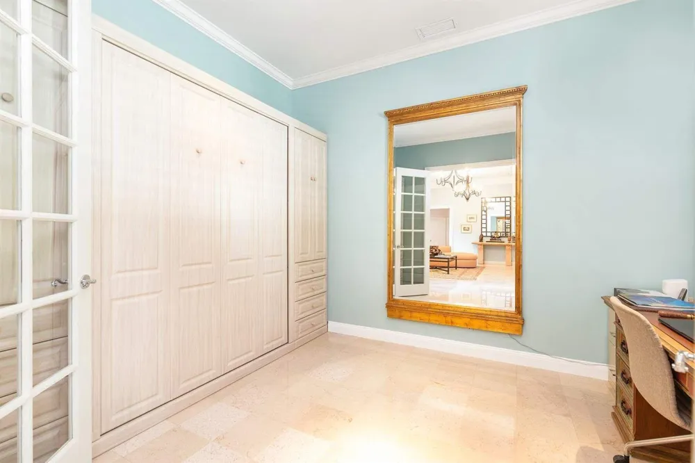 710 COUNTY ROAD Palm Beach, FL 33480