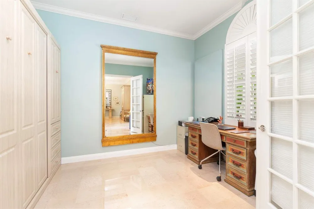 710 COUNTY ROAD Palm Beach, FL 33480