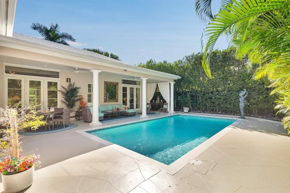 710 COUNTY ROAD Palm Beach, FL 33480