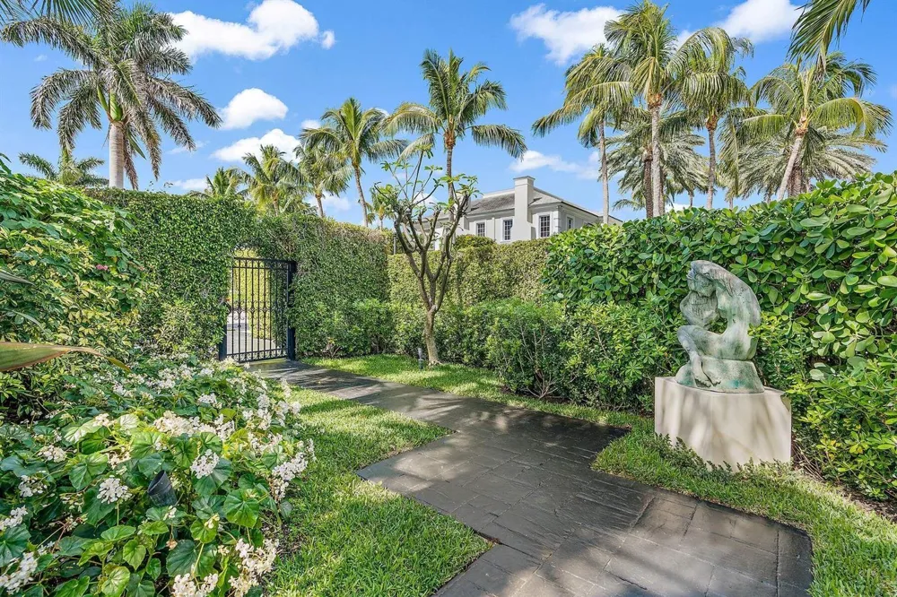 710 COUNTY ROAD Palm Beach, FL 33480