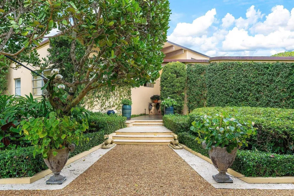 748 Island Drive Palm Beach, FL 33480