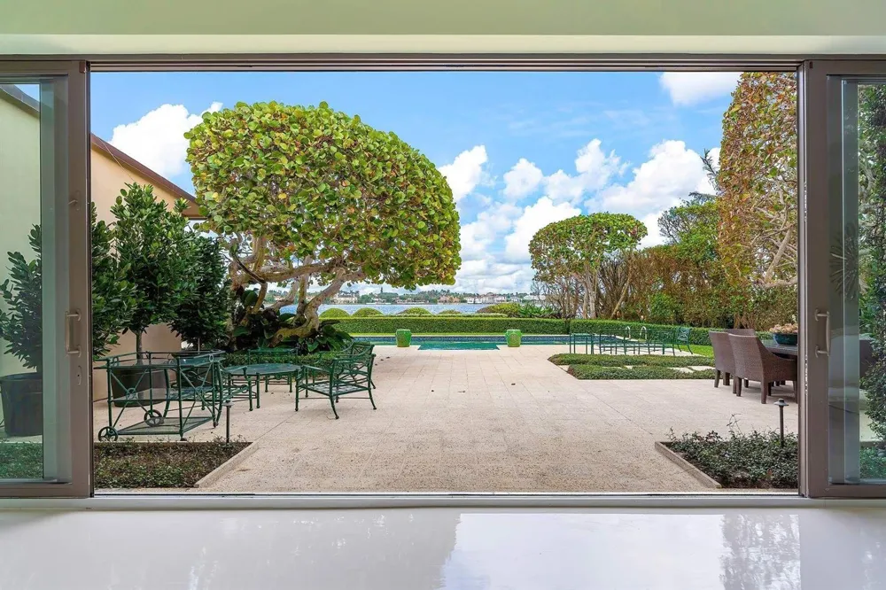 748 Island Drive Palm Beach, FL 33480