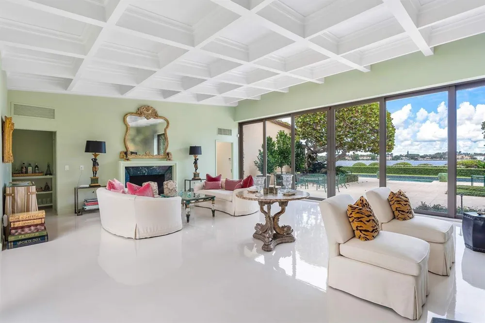 748 Island Drive Palm Beach, FL 33480