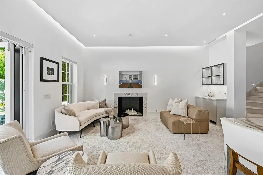 157 Peruvian Avenue Palm Beach, FL 33480