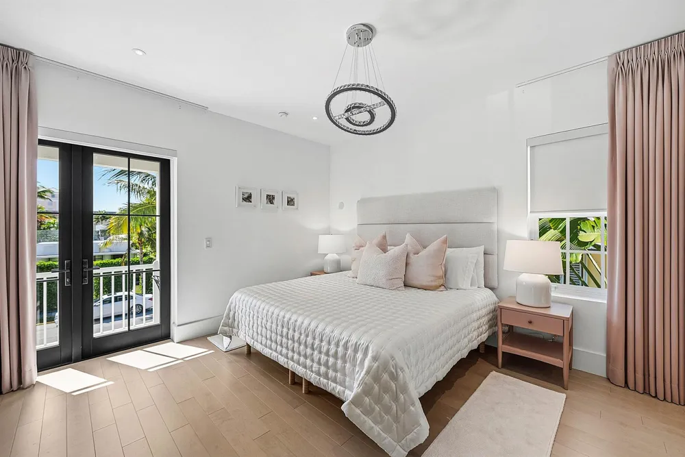 157 Peruvian Avenue Palm Beach, FL 33480