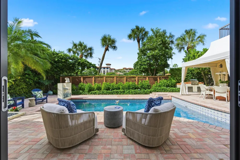 264 Everglade Avenue Palm Beach, FL 33480