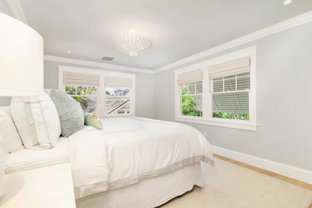 142 Seabreeze Avenue Palm Beach, FL 33480