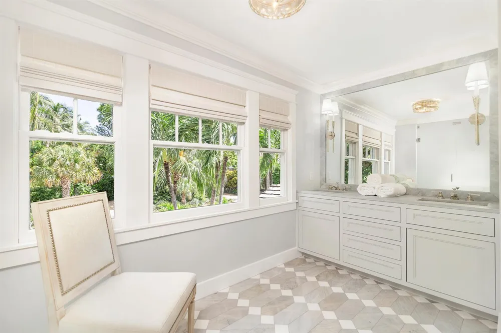 142 Seabreeze Avenue Palm Beach, FL 33480