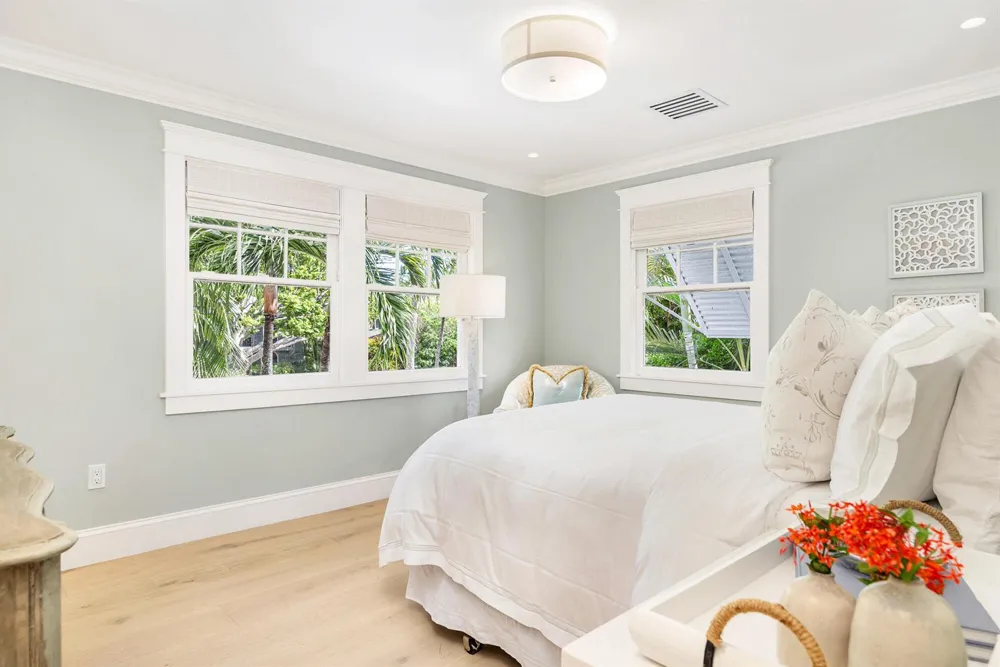 142 Seabreeze Avenue Palm Beach, FL 33480