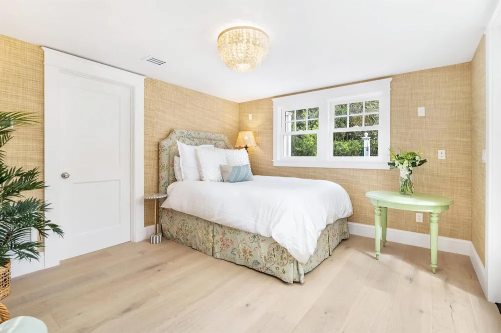 142 Seabreeze Avenue Palm Beach, FL 33480