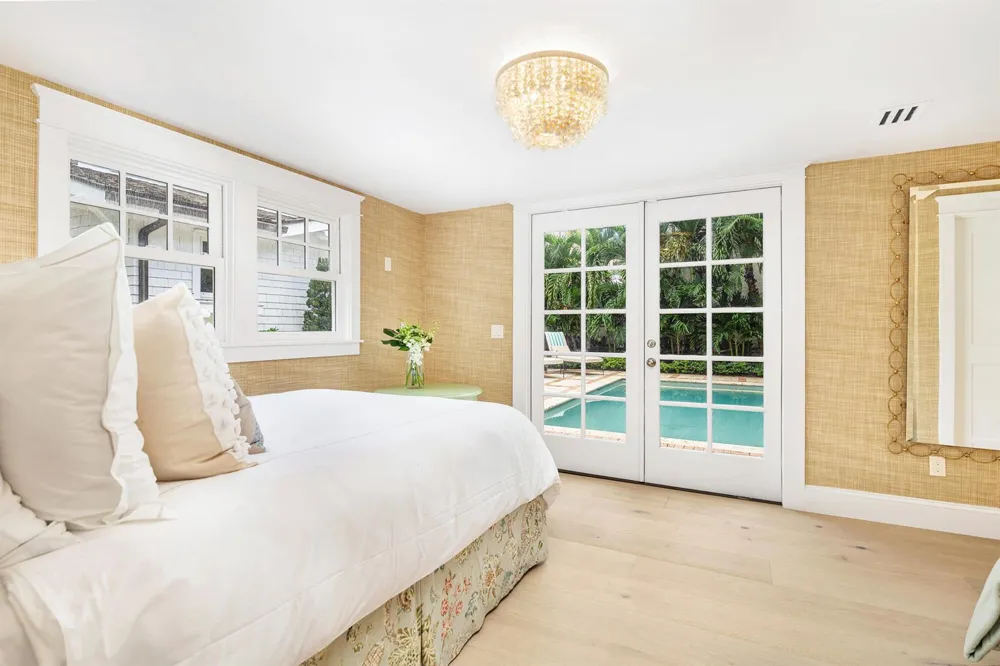 142 Seabreeze Avenue Palm Beach, FL 33480