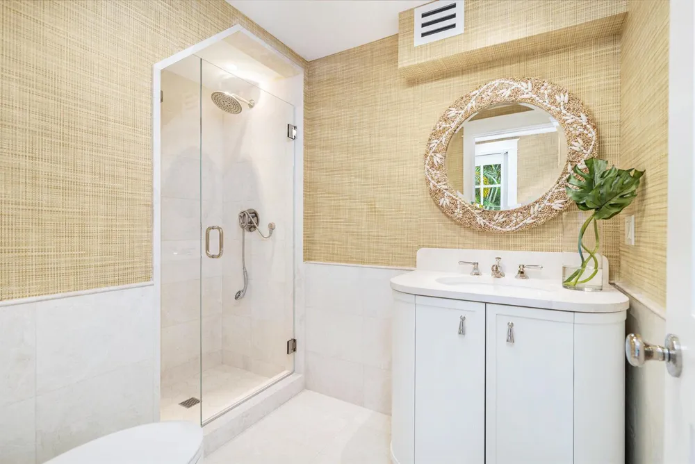 142 Seabreeze Avenue Palm Beach, FL 33480