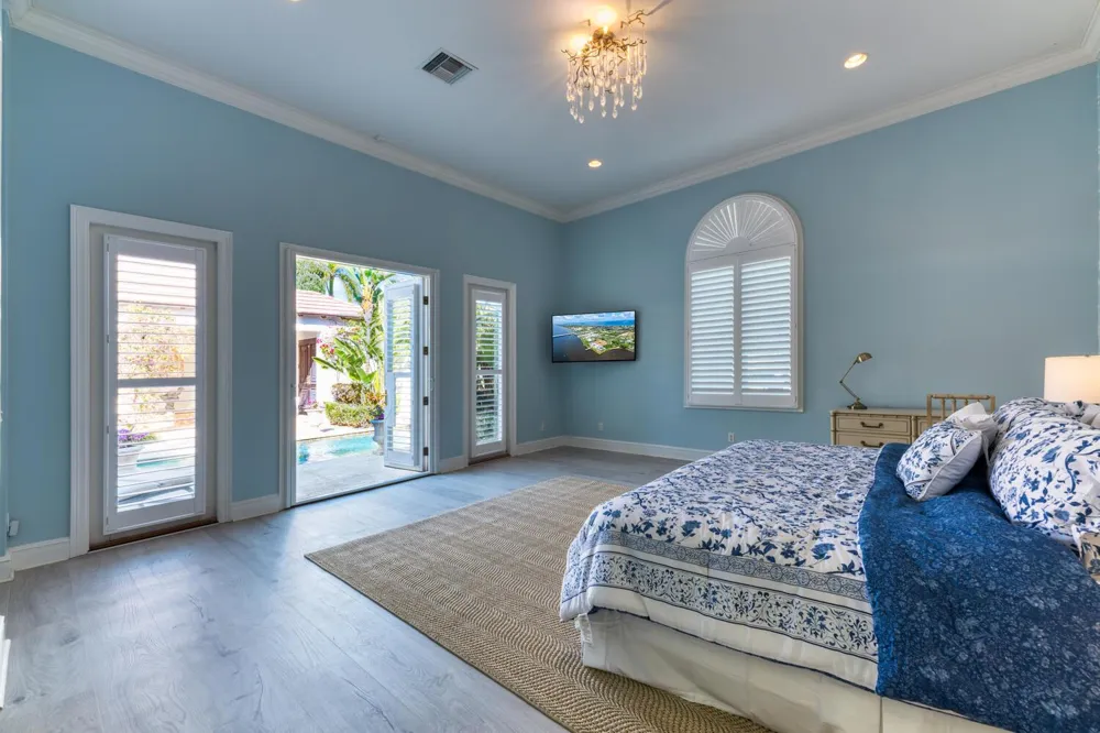 2258 E Ibis Isle Rd Road E Palm Beach, FL 33480