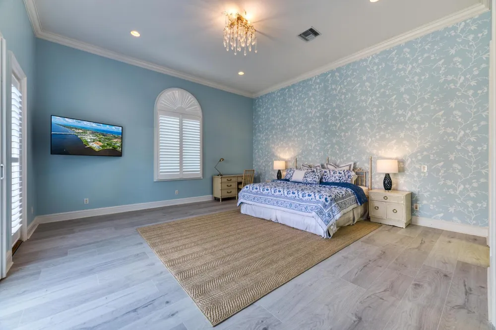 2258 E Ibis Isle Rd Road E Palm Beach, FL 33480