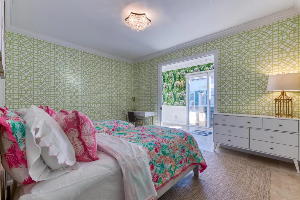 2258 E Ibis Isle Rd Road E Palm Beach, FL 33480