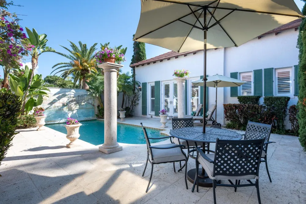 2258 E Ibis Isle Rd Road E Palm Beach, FL 33480