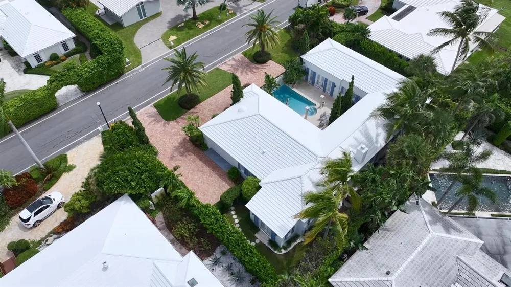 2258 E Ibis Isle Rd Road E Palm Beach, FL 33480