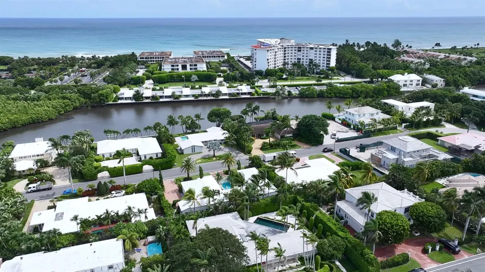 2258 E Ibis Isle Rd Road E Palm Beach, FL 33480